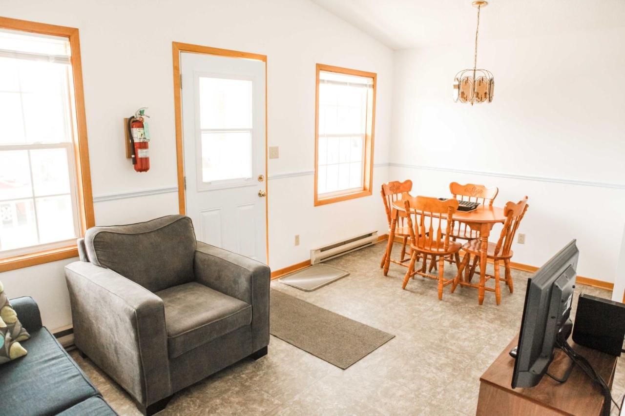 Peck'S Housekeeping Cottages Louisbourg Bagian luar foto